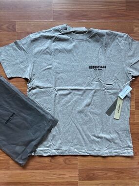Fear of God Essentials Men’s Heather Grey Logo Tee